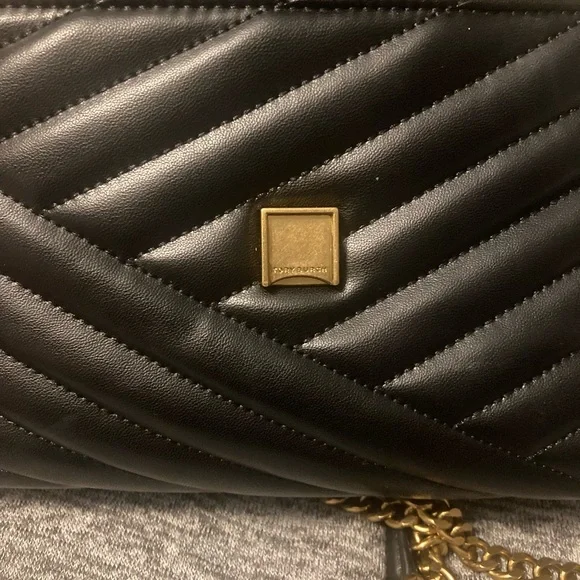 Tory Burch Small Kira Chevron Convertible Shoulder Bag. Like New Condition. - Picture 8 of 11